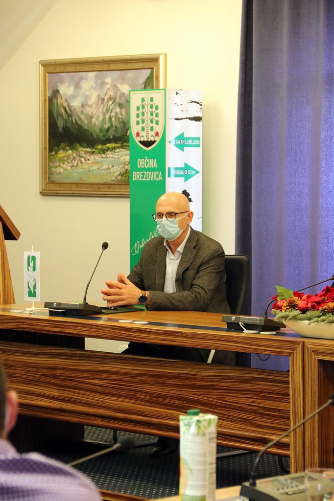 Podpis pogodbe z izvajalcem v projektu »Odvajanje in čiščenje odpadne vode v porečju Ljubljanice – občina Brezovica«