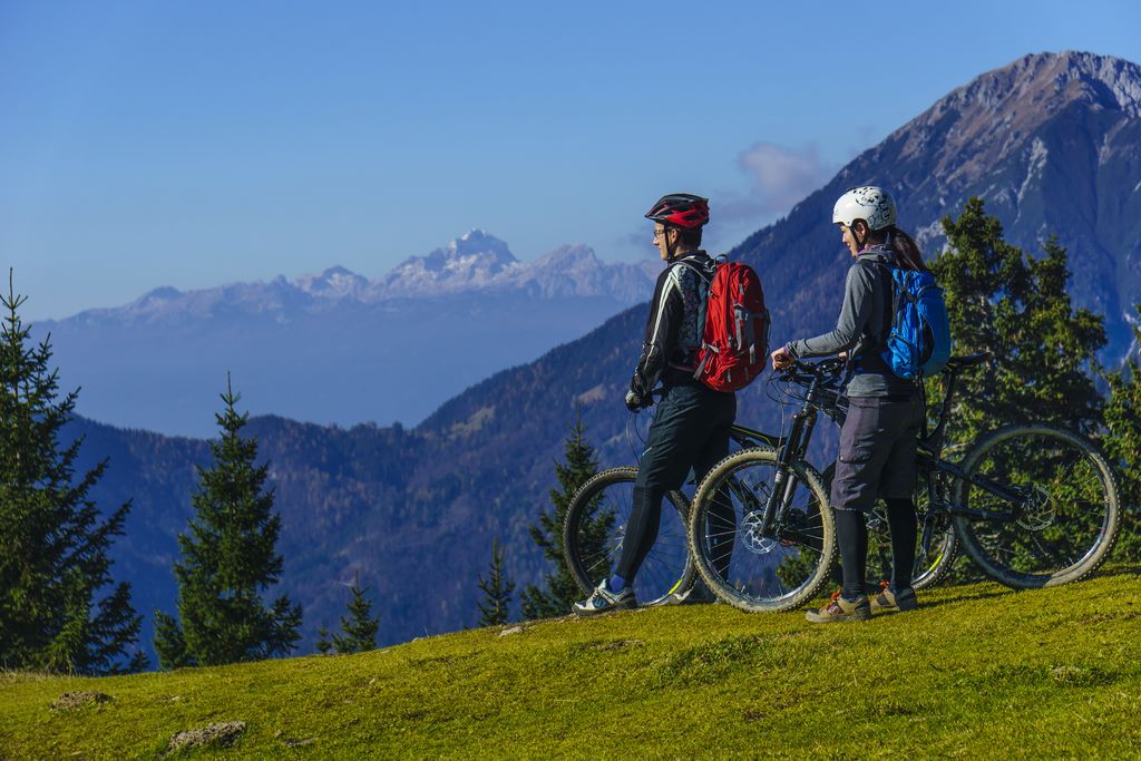 Pridruži se številnim raziskovalcem na dveh kolesih (foto Uroš Švigelj)