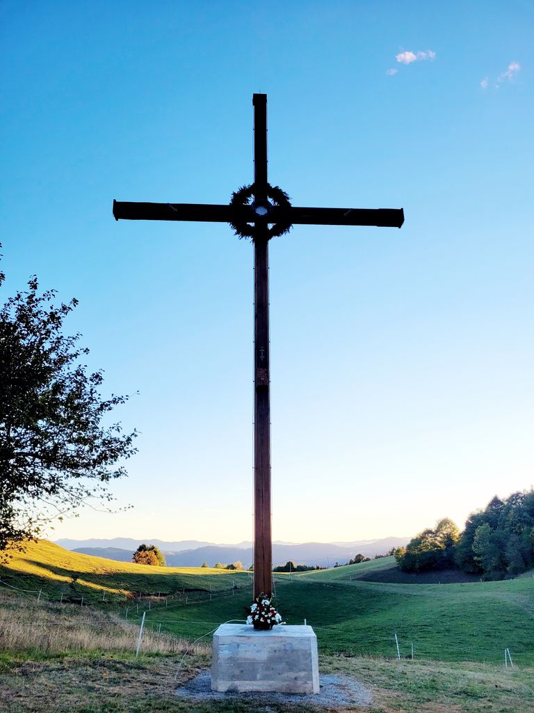 Na Samotorici stoji novo znamenje križa