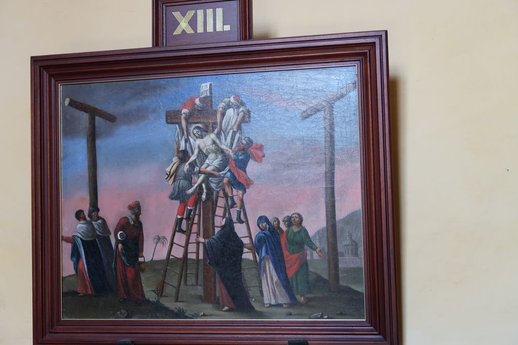 13. postaja: Jezusa snamejo s križa (p. c. Marije Pribežališče grešnikov na Planinski gori; foto: S. K.)