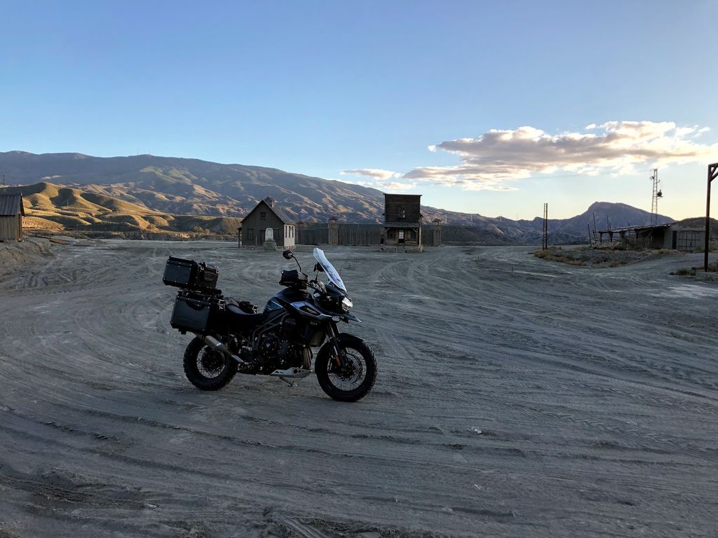 9652_1599216480_118785257_15513669383817