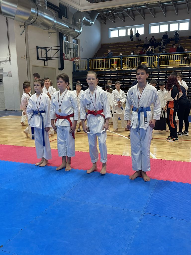 Mladi karateisti najboljši v šolski ligi
