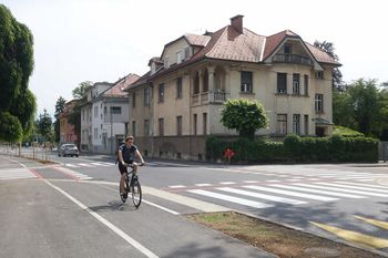 Nove kolesarske površine na Barjanski cesti
