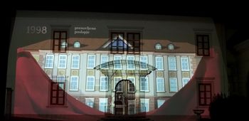 Video: Projekcija kratkega filma na pročelju knjižnice ob 275-letnici Gimnazije Novo mesto