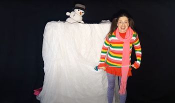 Gledališka predstava Čarobni snežak in nagovor župana