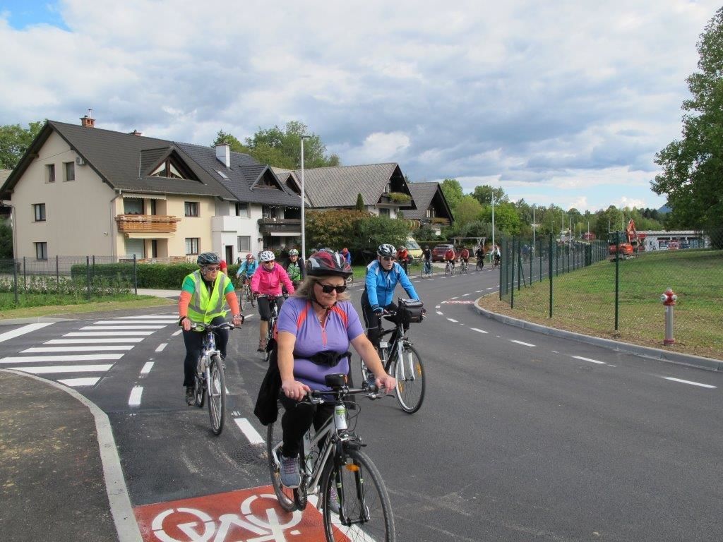 S kolesarskim izletom odprta nova kolesarska povezava v Lescah