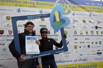 V Brežicah sprejem za kolesarje projekta Dobrodelno okoli Slovenije 2022